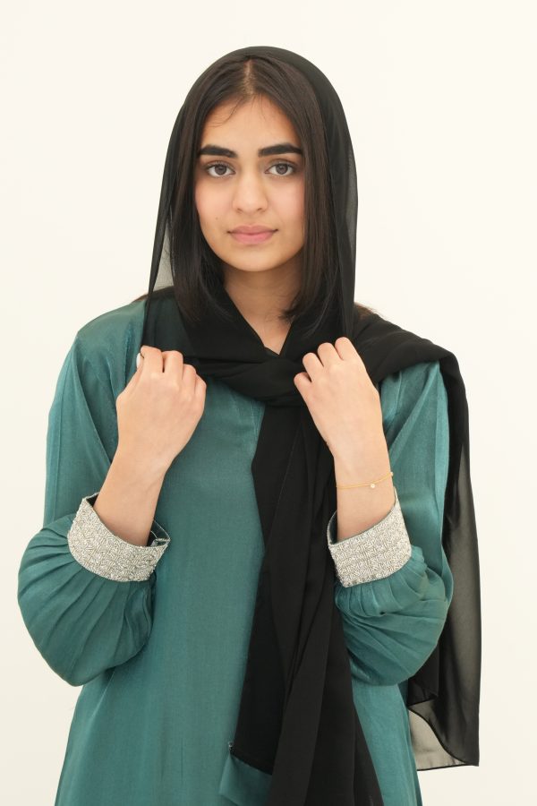 PREMIUM GREEN CLOSED ABAYA WITH FINE SLEEVE DETAILS - Image 4